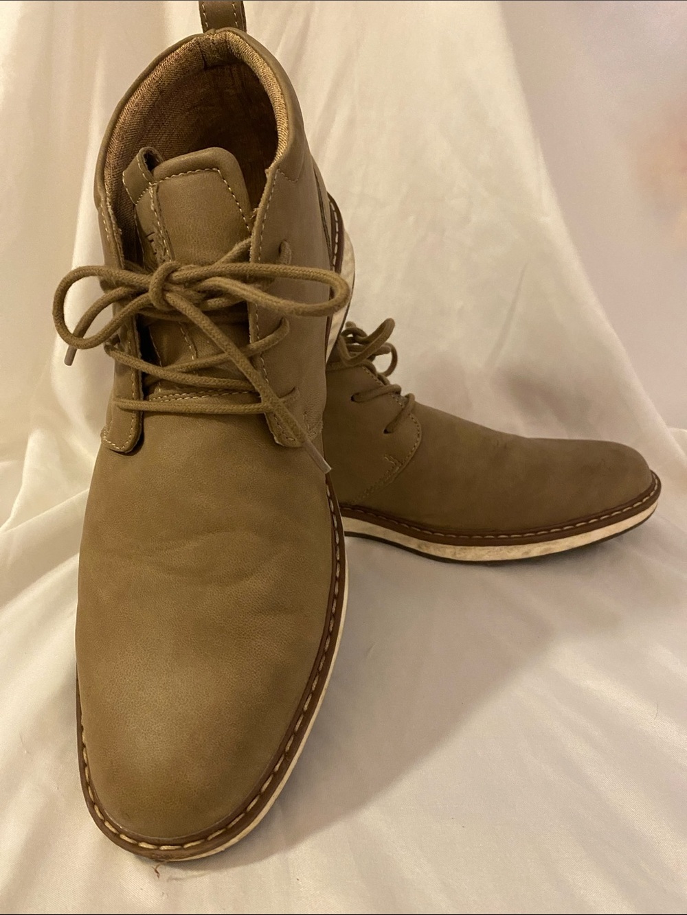 Chaps Men's Chukka Boots in Tan